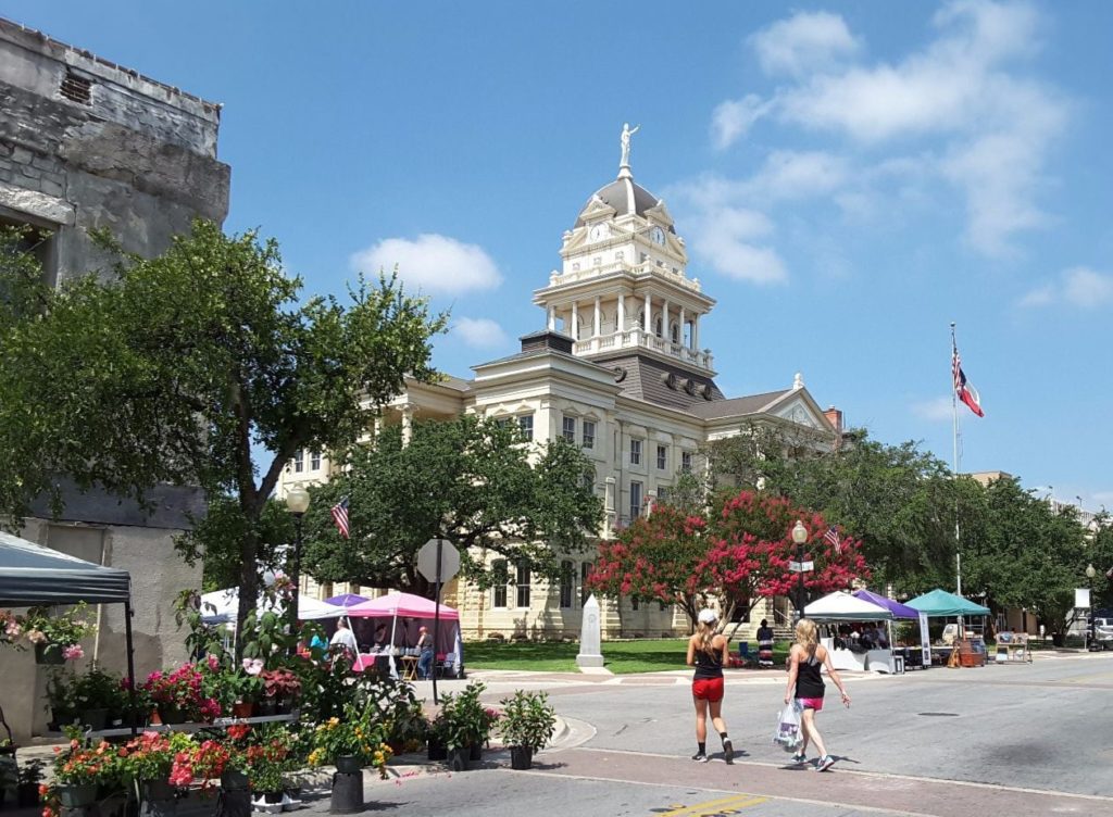 Senior Living Apartments for Rent Belton, TX Woodland